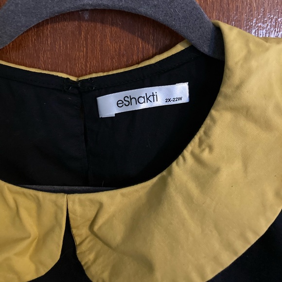 Twee Black and yellow Peter Pan Collared flower dress - Picture 2 of 3